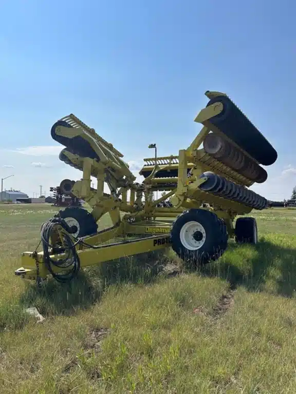 Photo de la Galerie 1 pour 2015 Degelman Protill 40 Motoculteur