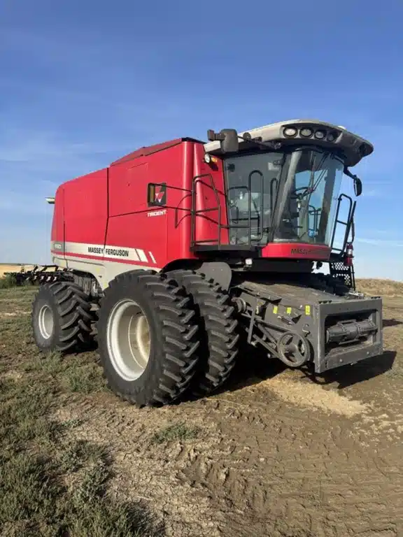Photo de la Galerie 1 pour 2012 Massey Ferguson 9560 Batteuse