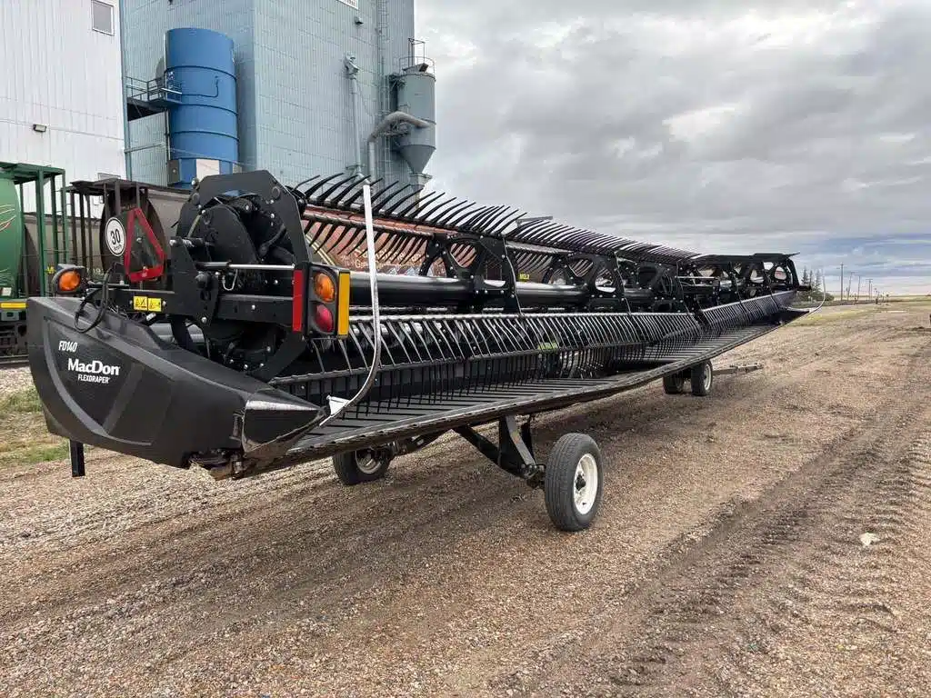Photo de la Galerie 1 pour 2019 MacDon FD1 Flexdraper Headers FD1 40 Header - Flex