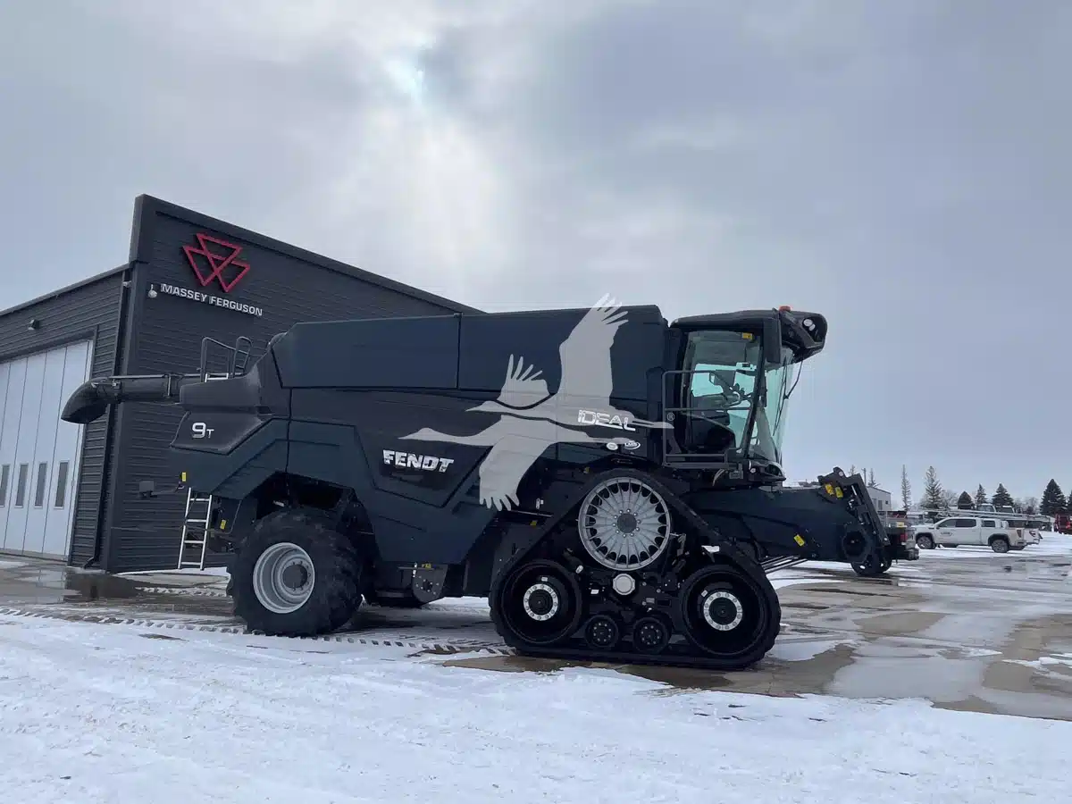 Photo de la Galerie 1 pour 2023 Fendt IDEAL 9T Batteuse