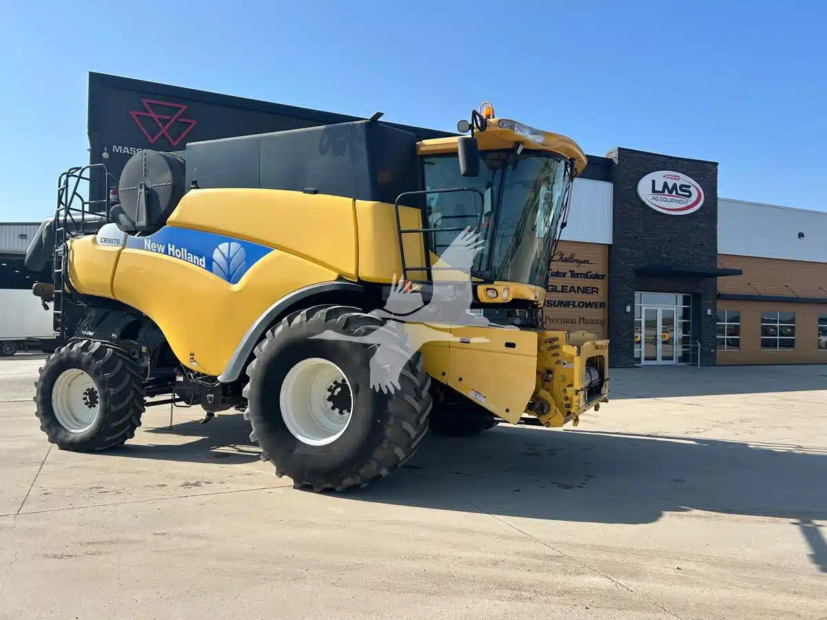 Photo de la Galerie 1 pour 2009 New Holland CR9070 Batteuse