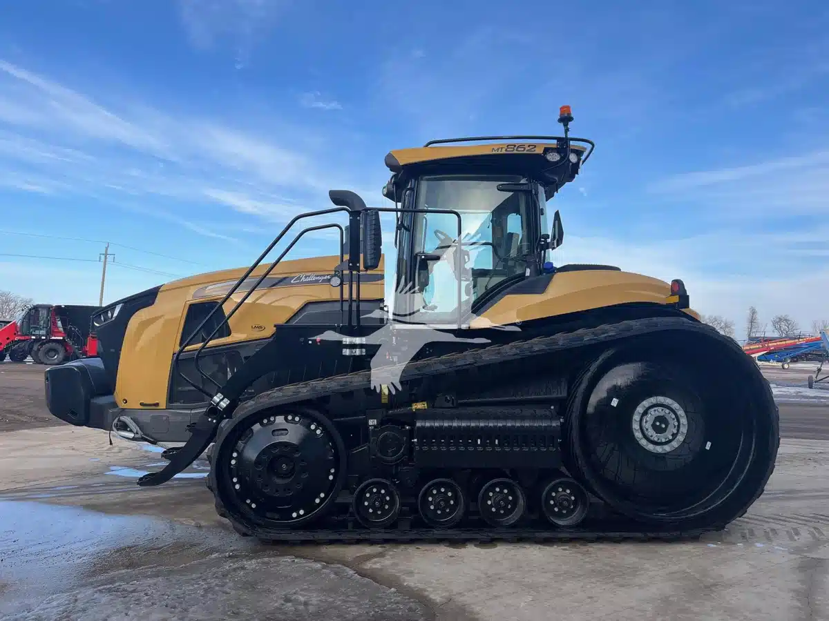 Photo de la Galerie 1 pour 2024 Challenger MT835B Tracteur