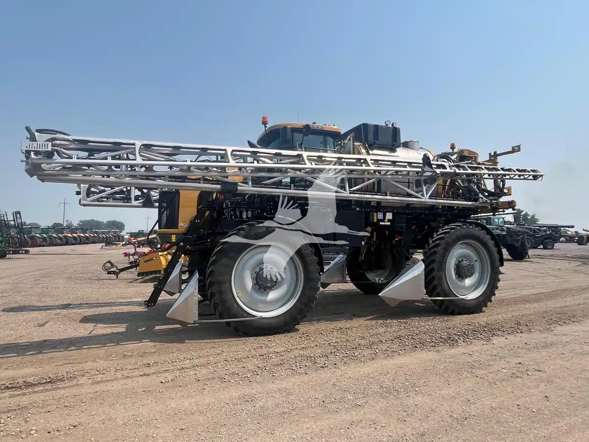Photo de la Galerie 1 pour 2022 RoGator RG1300C Arroseur - Automoteur
