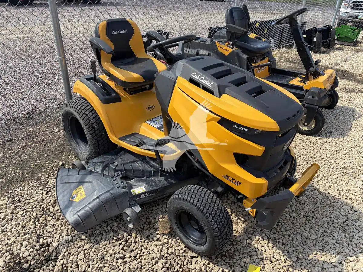 Photo de la Galerie 1 pour 2022 Cub Cadet XT2 SLX54 Tracteur à pelouse