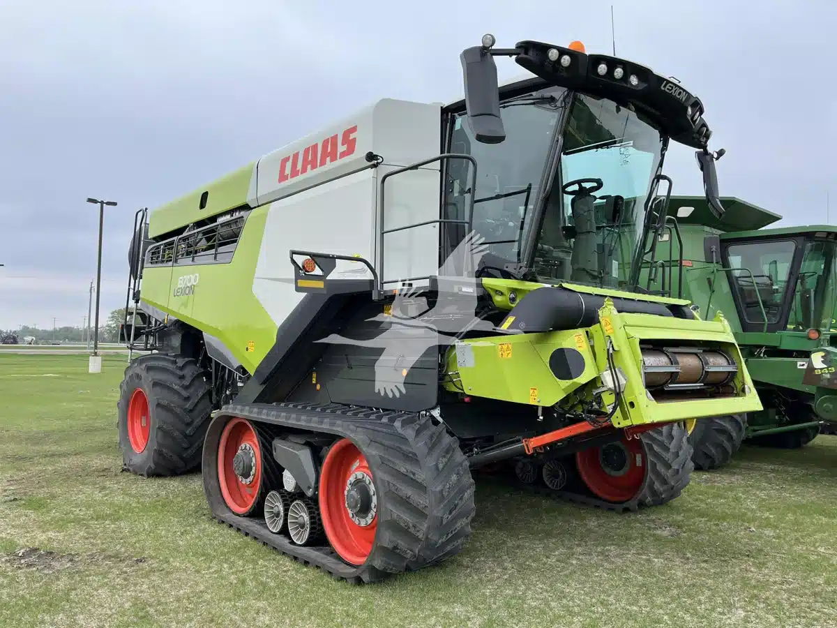Gallery image 1 for 2024 CLAAS LEXION 8700TT Combine