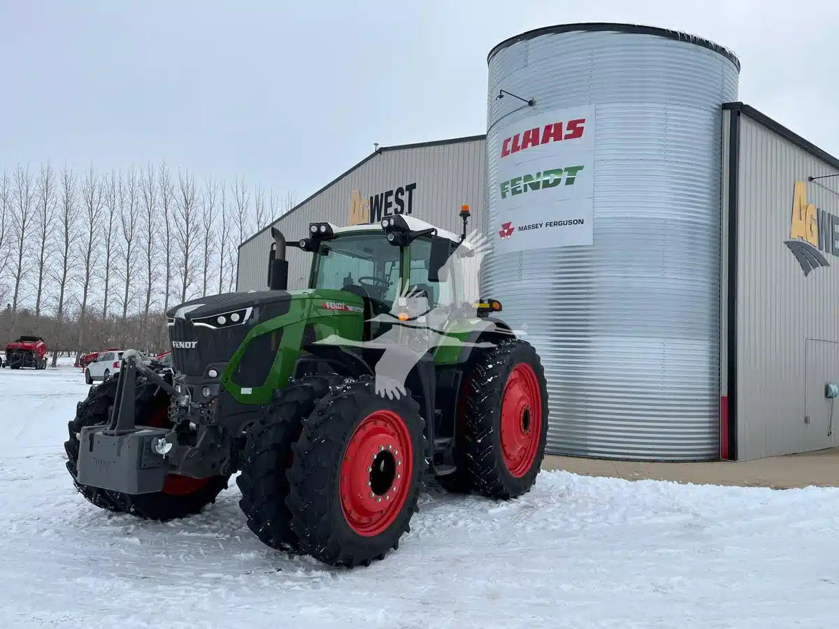 Photo de la Galerie 1 pour 2024 Fendt 933 VARIO Tracteur