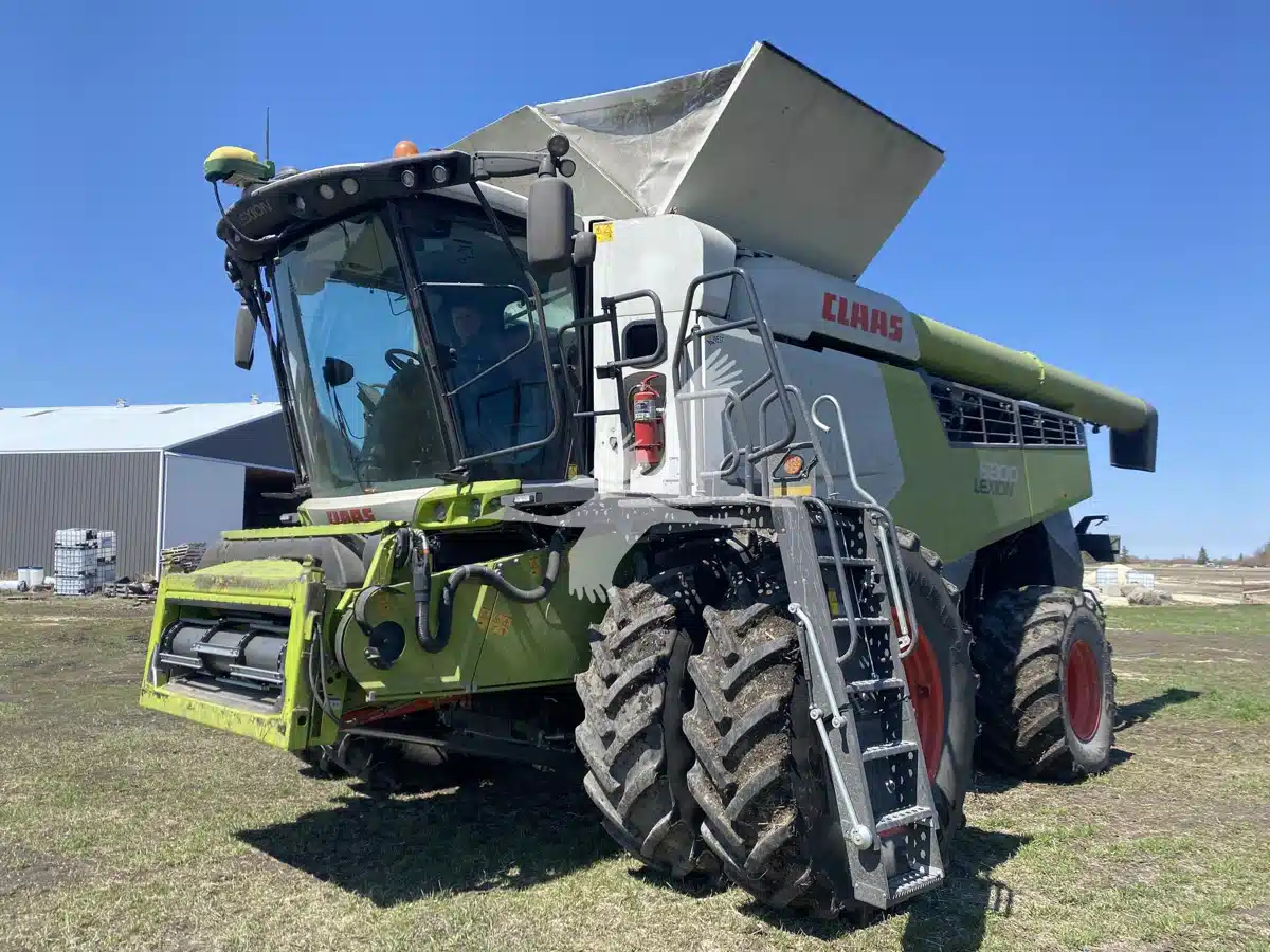 Gallery image 1 for 2023 CLAAS LEXION 6800 Combine