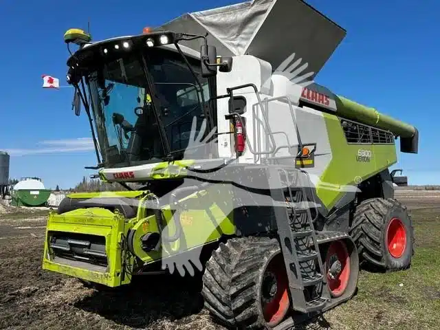 Gallery image 1 for 2022 CLAAS LEXION 6800TT Combine