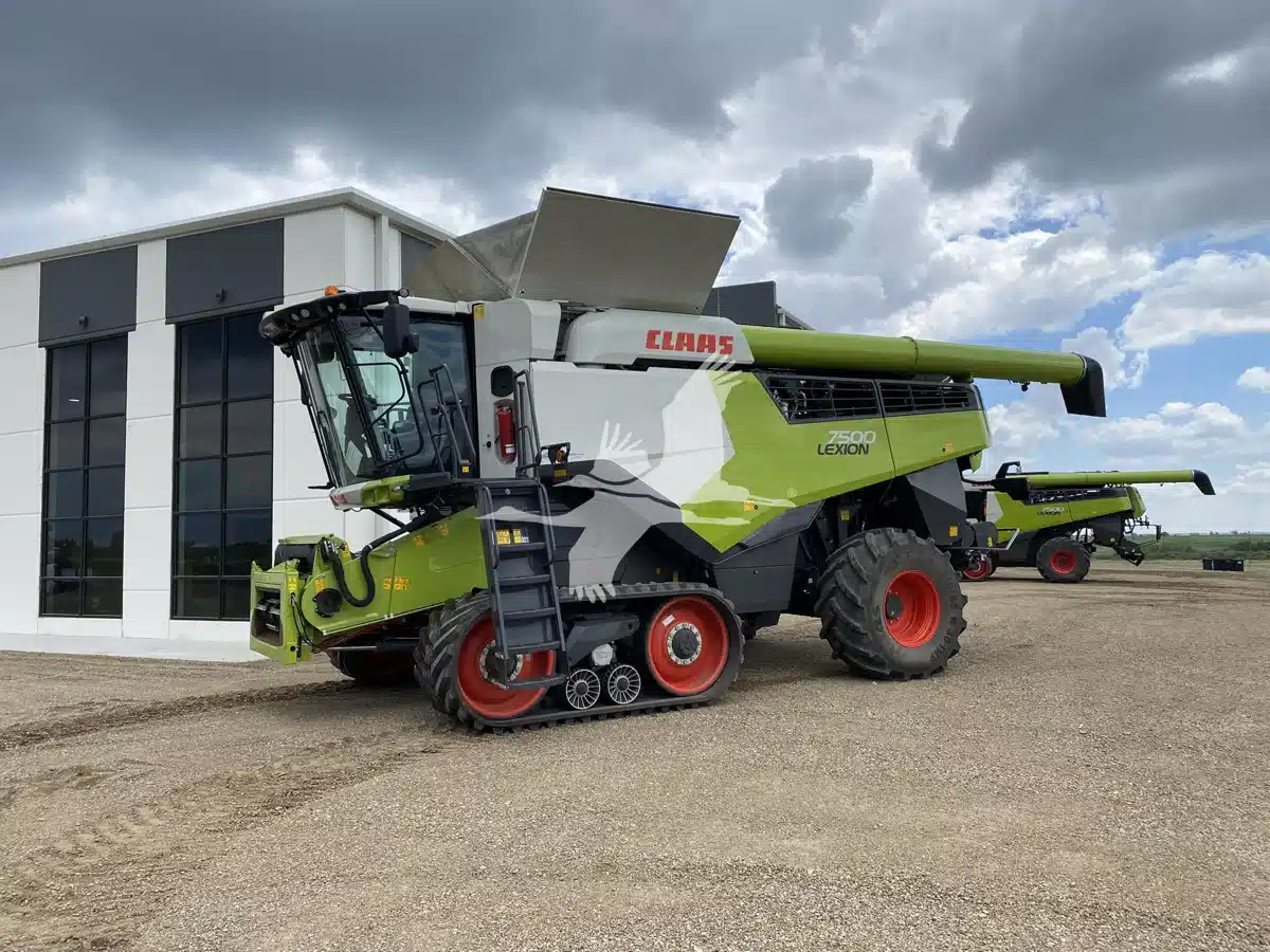 Gallery image 1 for 2023 CLAAS LEXION 7500tt Combine