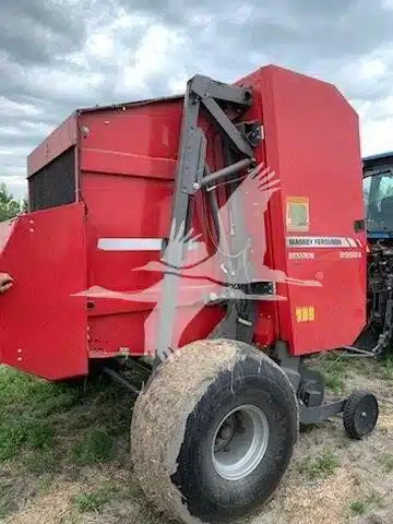 Gallery image 1 for 2017 Massey Ferguson 2956A Round Baler
