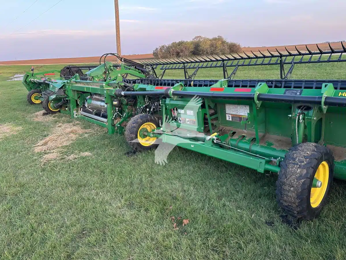 Gallery image 1 for 2022 John Deere HD45F Header - Flex Draper