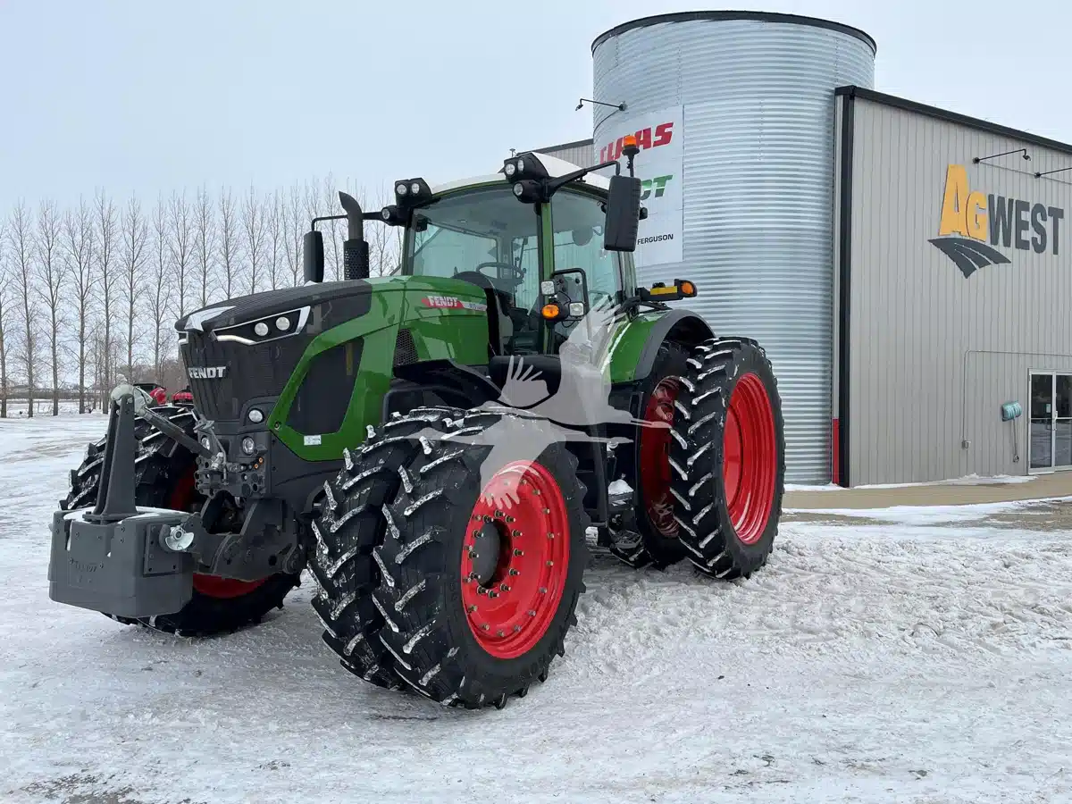 Photo de la Galerie 1 pour 2024 Fendt 933 VARIO Tracteur