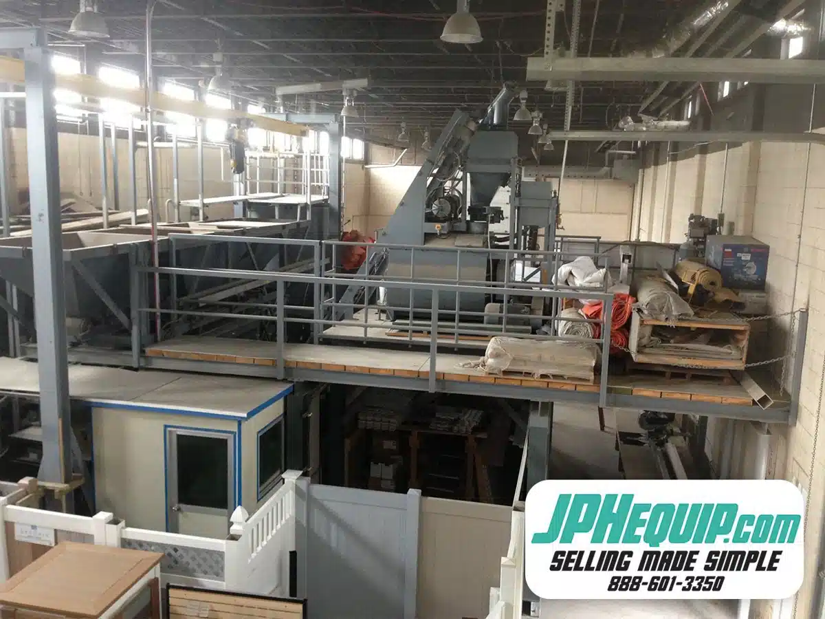 Photo de la Galerie 1 pour 2008 300 Lin FT Molding System Réservoir