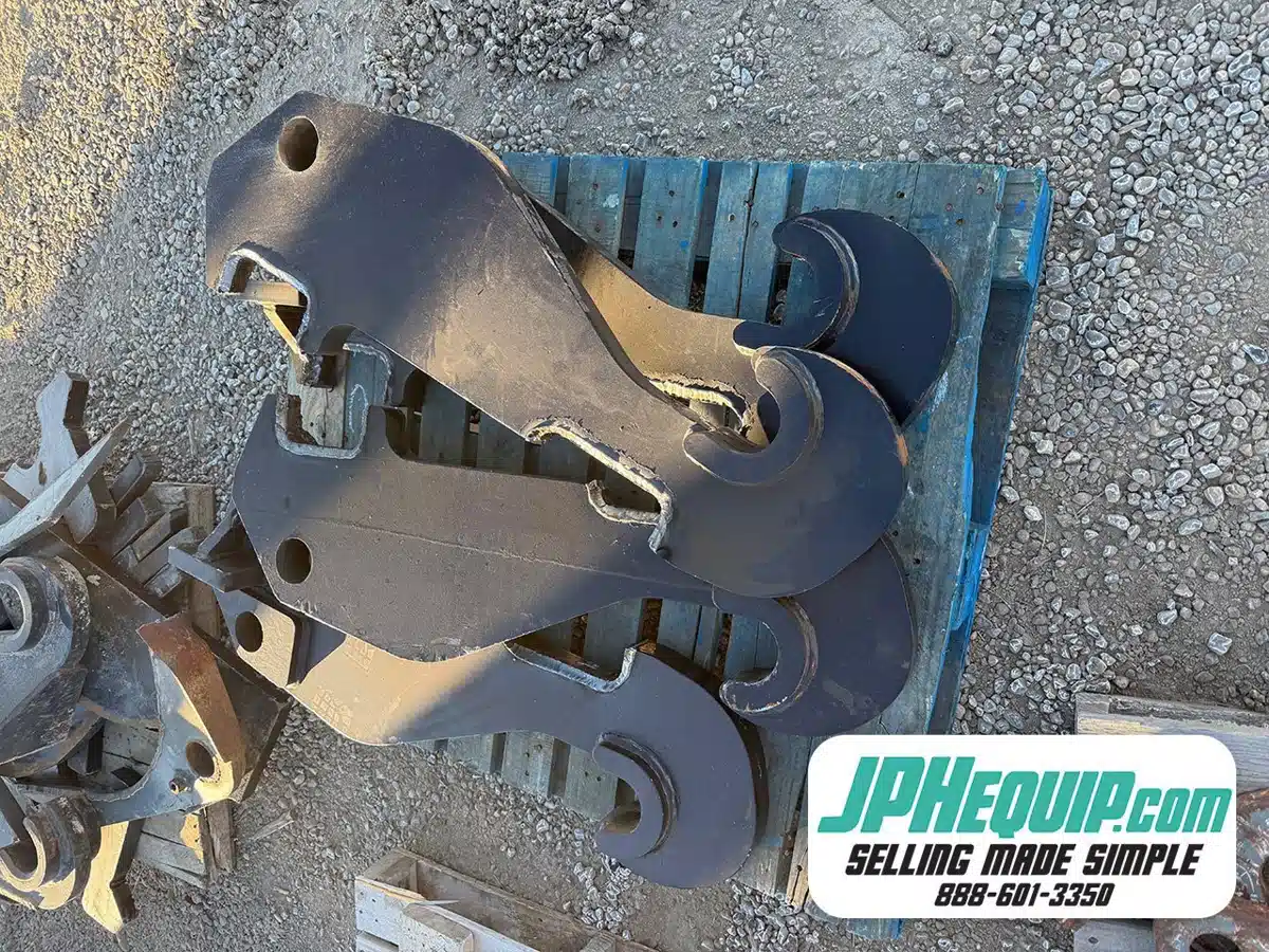 Gallery image 1 for L220 Lug Wheel Loader