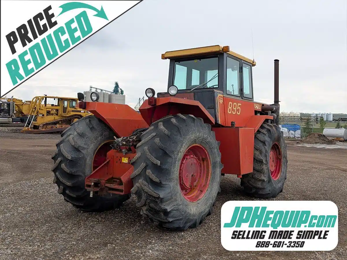 Photo de la Galerie 1 pour 1982 Versatile 895 Tracteur