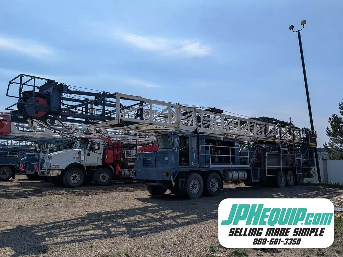 Gallery image 1 for 2004 Service Rig Truck - Pickup