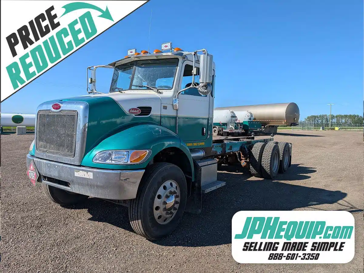 Photo de la Galerie 1 pour 2014 Peterbilt 348 Camion à benne