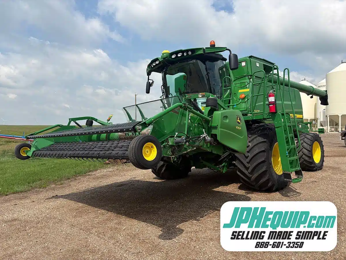Photo de la Galerie 1 pour 2013 John Deere T670 Batteuse