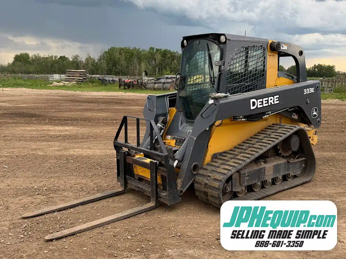 Photo de la Galerie 1 pour 2017 John Deere 333E chargeuse à direction à glissement