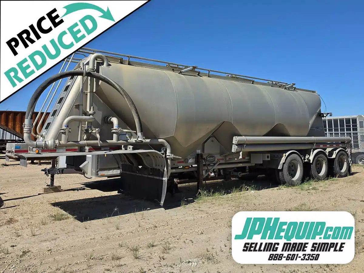 Gallery image 1 for 2013 AM Machinery Pneumatic Bulk Trailer