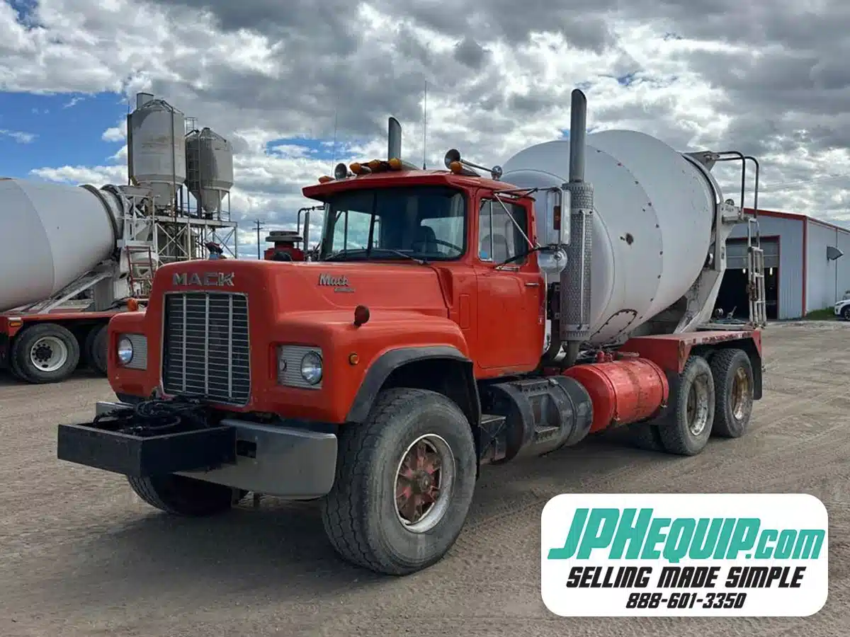 Photo de la Galerie 1 pour 1988 Mack RD600 Camion - Ensileuse