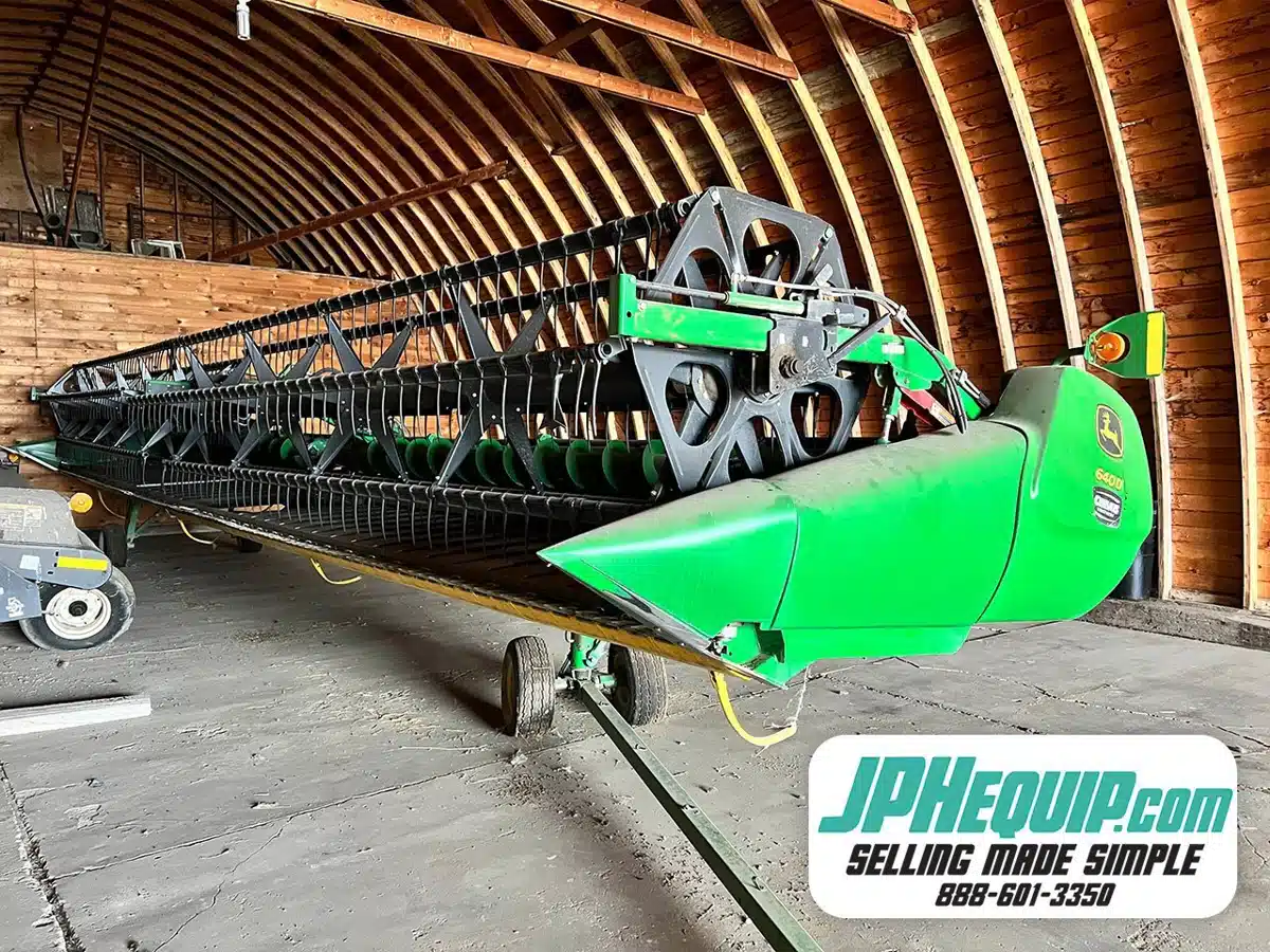 Photo de la Galerie 1 pour 2015 John Deere 640FD Nez - Toile/Tapis