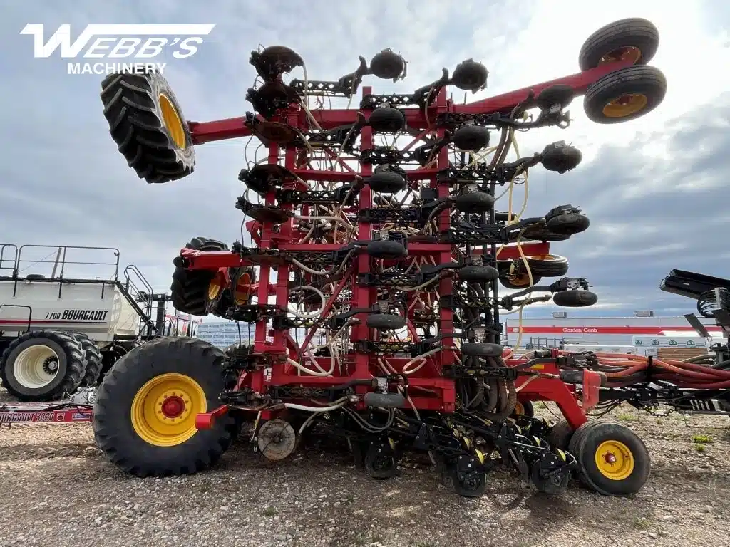 Gallery image 2 for 2015 Bourgault 3320-66 Air Drill