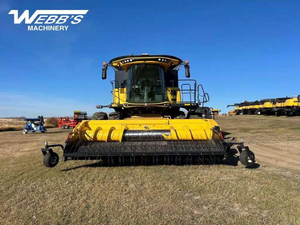 Gallery image 2 for 2016 New Holland CR9.90 Combine