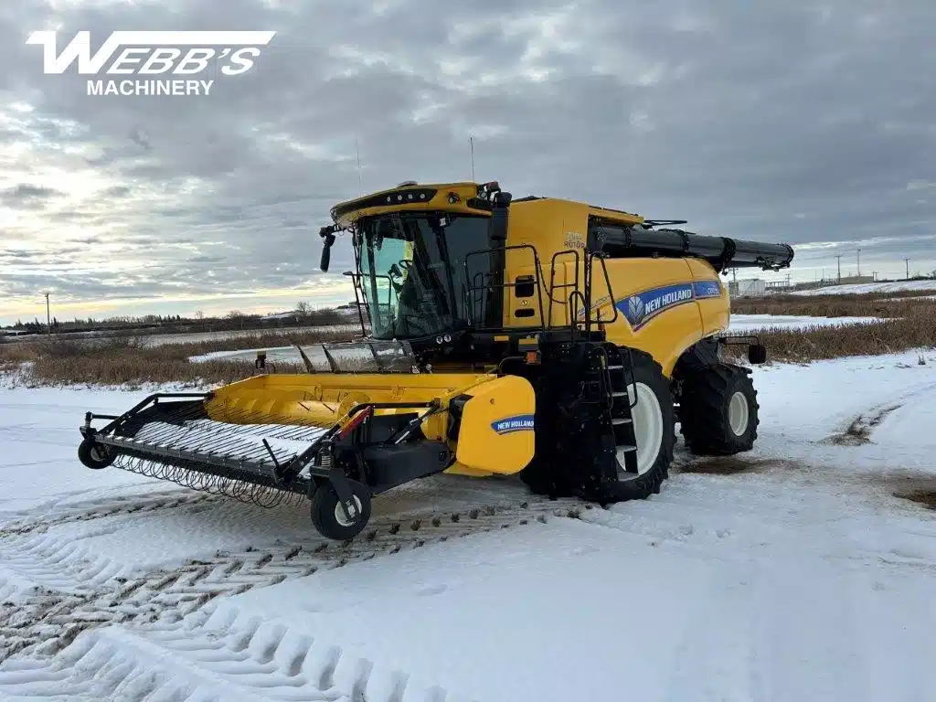 Gallery image 2 for 2023 New Holland CR10.90 Combine