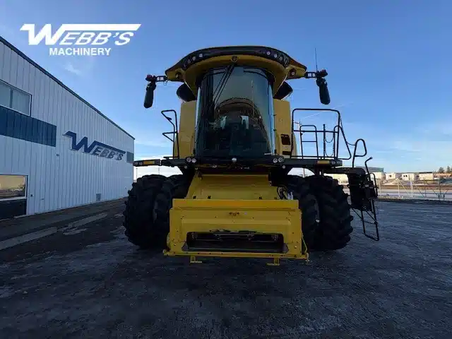 Gallery image 2 for 2024 New Holland CX8.80 Combine