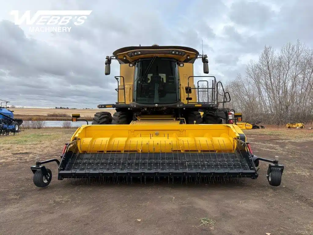 Gallery image 2 for 2025 New Holland CR9.90 Combine