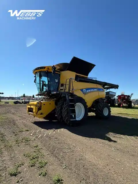 Gallery image 2 for 2022 New Holland CR9.90 Combine