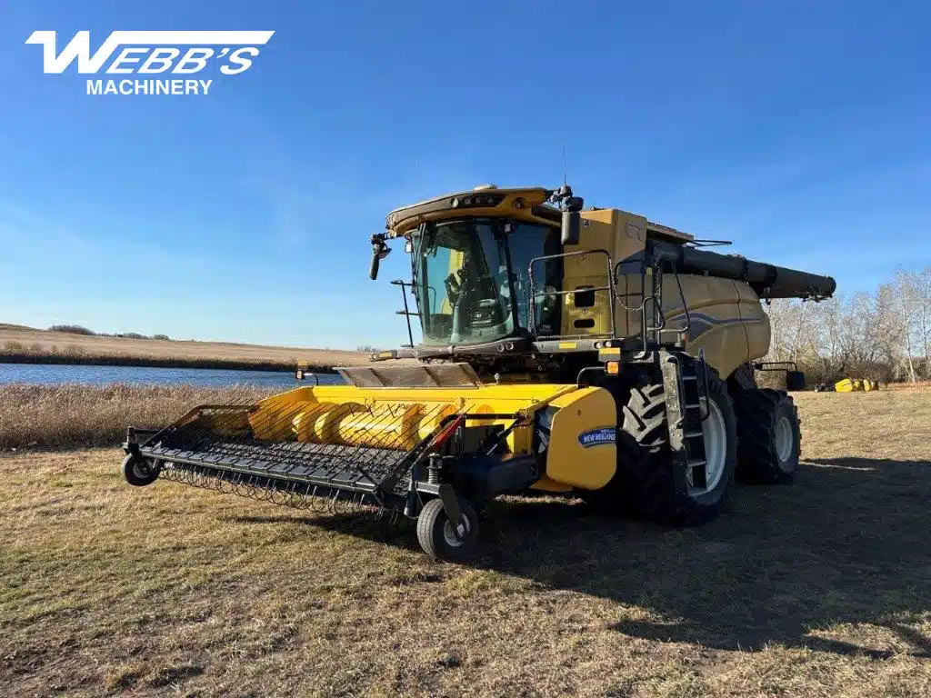 Gallery image 1 for 2024 New Holland CR10.90 Combine