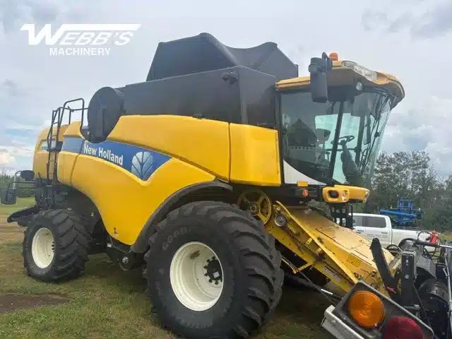 Photo de la Galerie 2 pour 2007 New Holland CX880 Batteuse