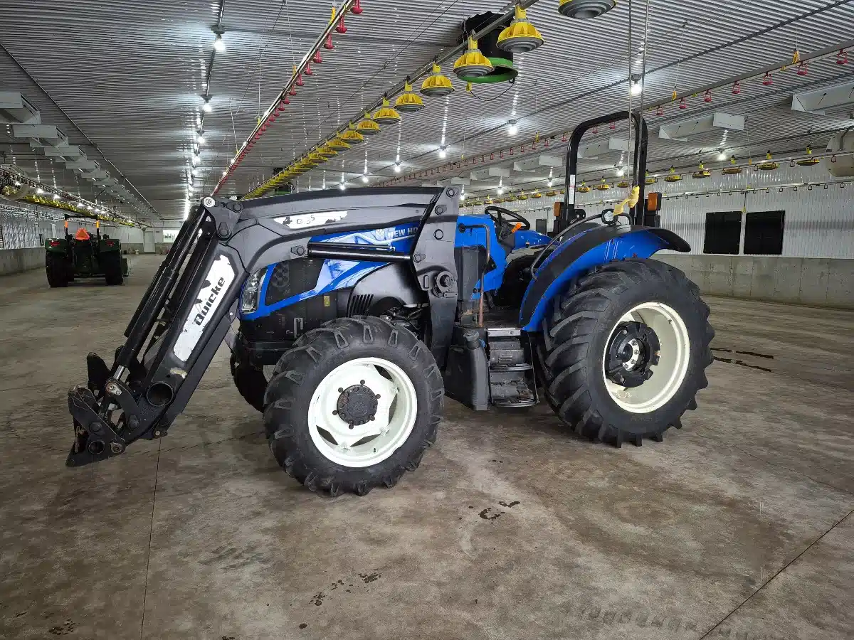 Photo de la Galerie 1 pour New Holland WORKMASTER 105 Tracteur