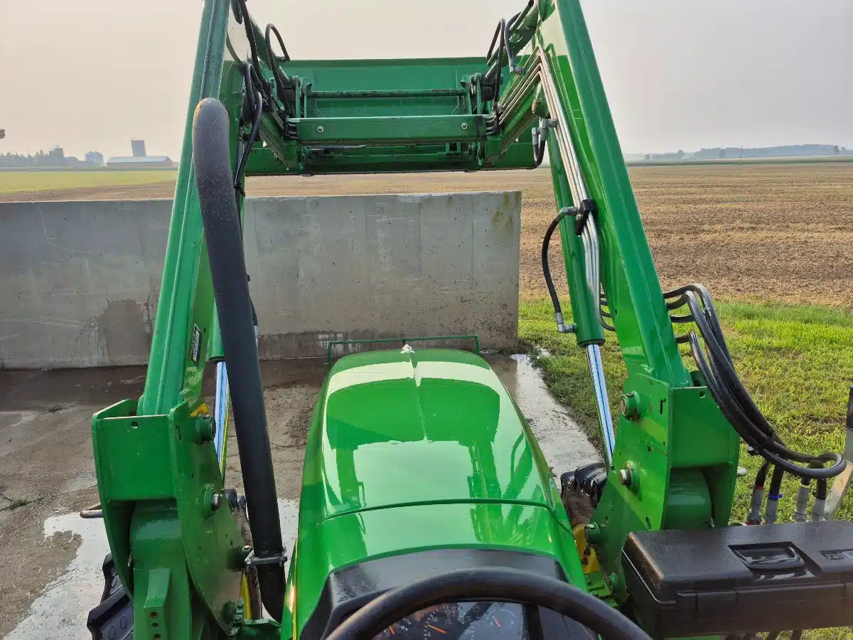 Gallery image 2 for Used 2010 John Deere 5085M Tractor