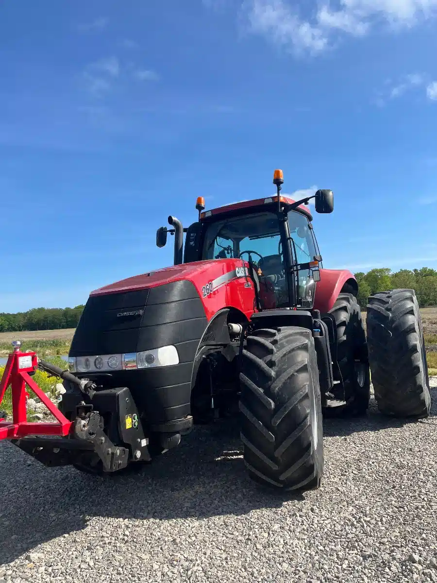 Gallery image 2 for Used 2014 Case IH MAGNUM 260 Tractor