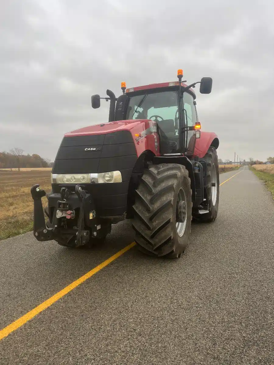 Gallery image 2 for Used 2013 Case IH MAGNUM 235 Tractor