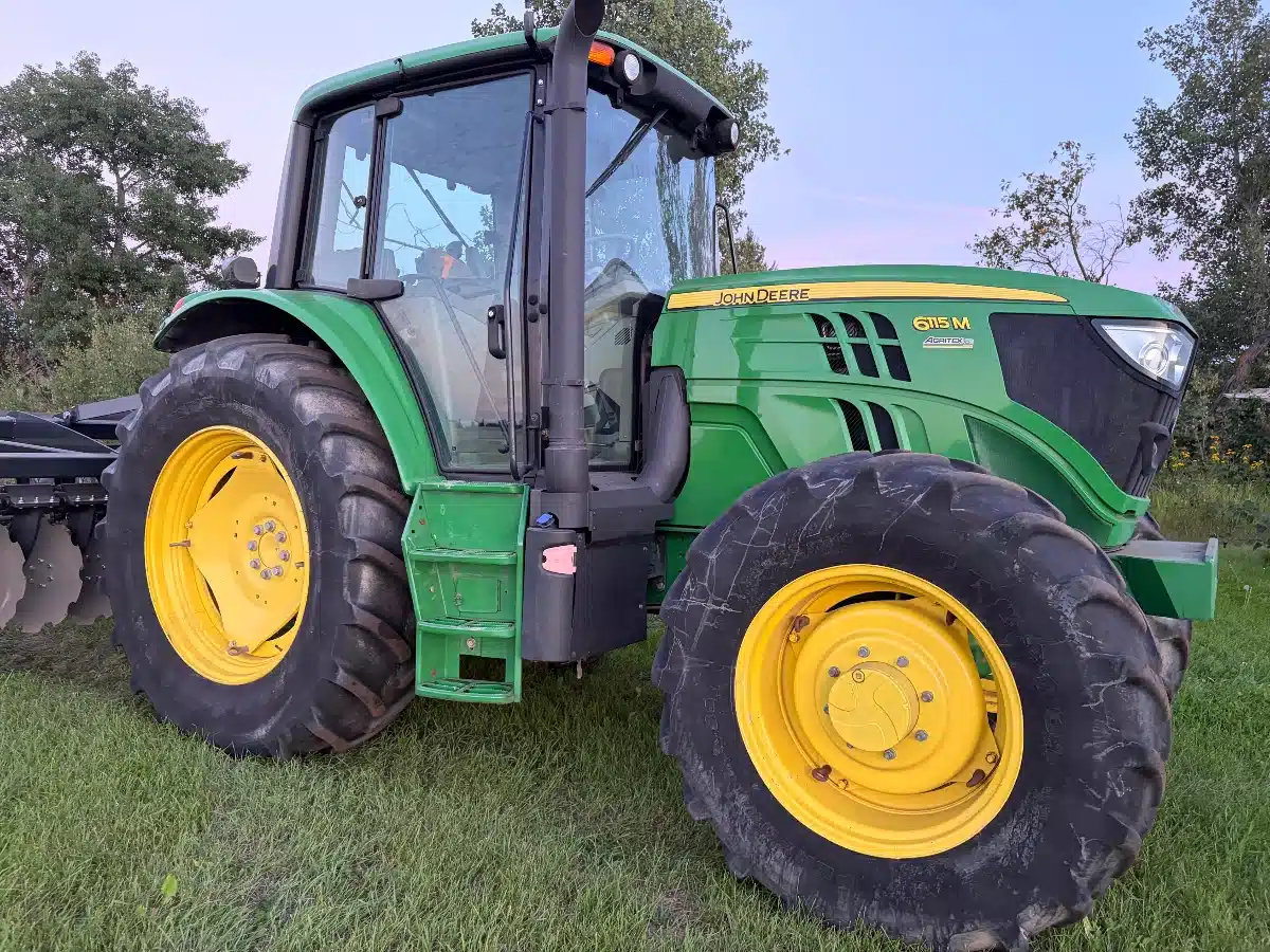 Gallery image 1 for 2015 John Deere 6115M Tractor