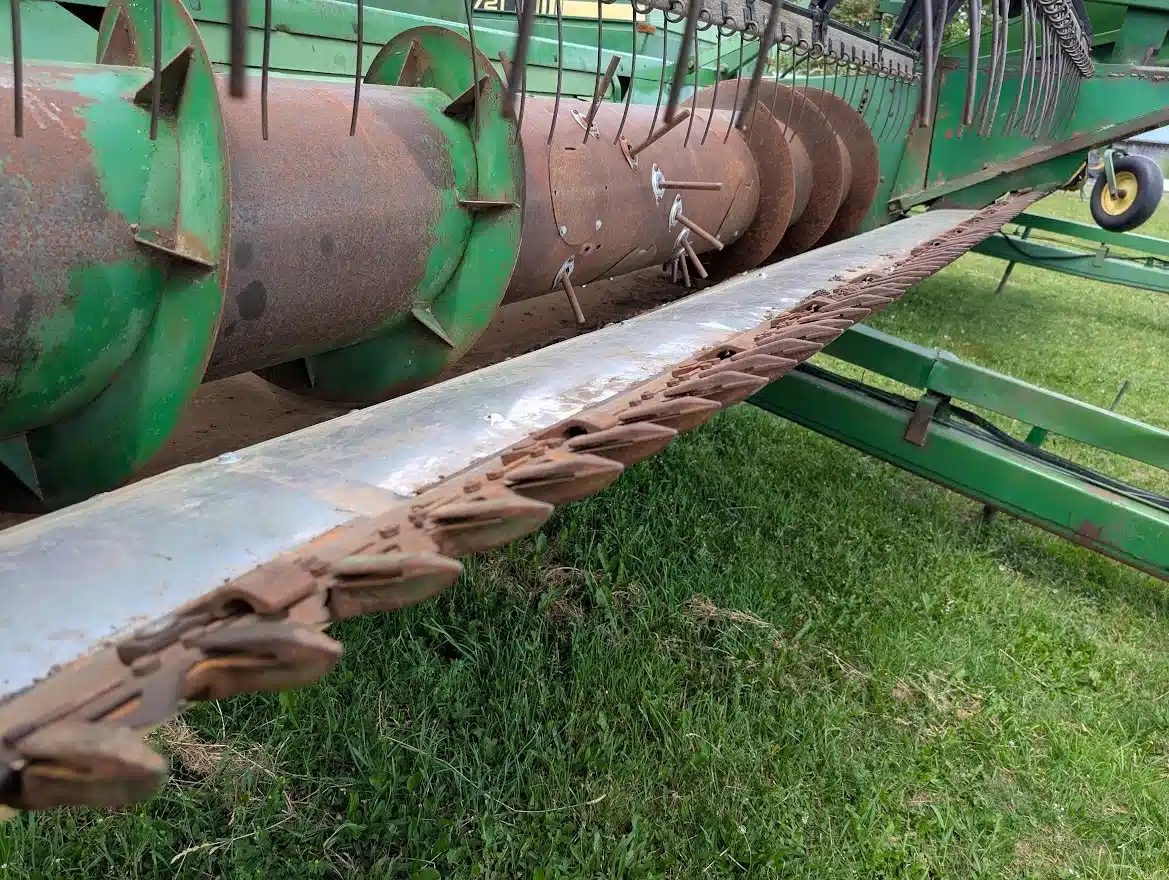 Gallery image 2 for John Deere 216 Header - Flex