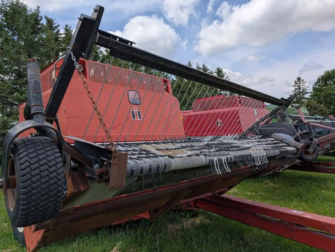 Gallery image 2 for International Harvester 1482 Combine-PT