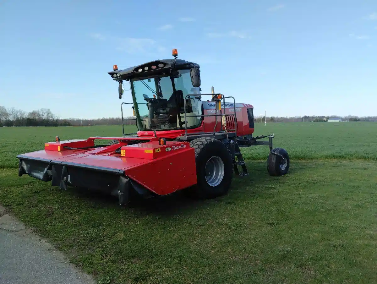 Gallery image 2 for Used 2021 Massey Ferguson WR9980 Windrower