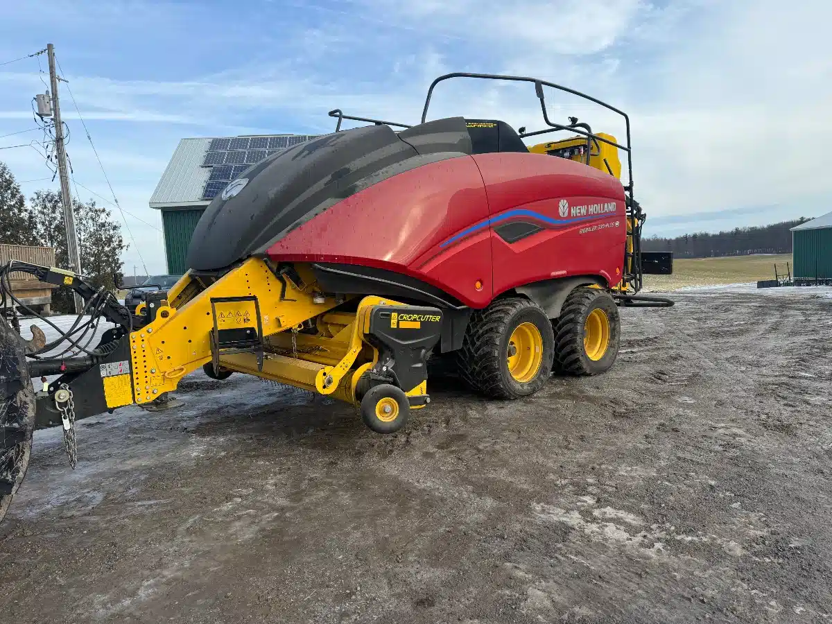 Photo de la Galerie 1 pour 2022 New Holland BIG BALER 330 PLUS Presse à Balle Carrée/Large