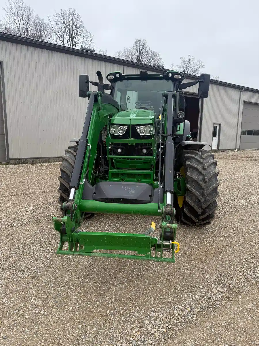 Photo de la Galerie 2 pour 2021 John Deere 6155R Tracteur