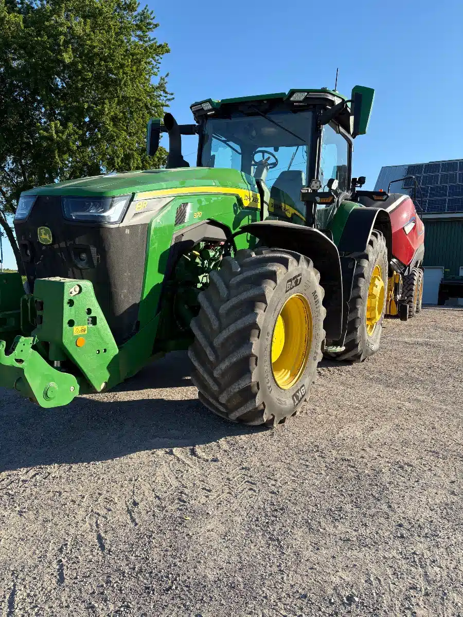 Gallery image 1 for 2021 John Deere 8R 370 Tractor