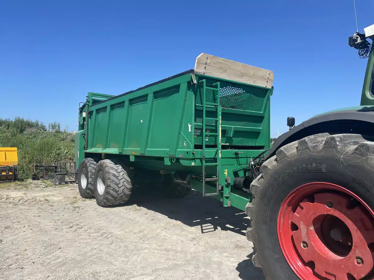 Gallery image 2 for Used 2018 Tebbe HS 220 Manure Spreader