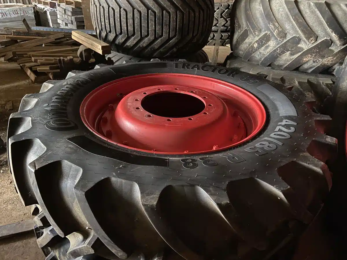 Used Continental 420/85R38 Tires