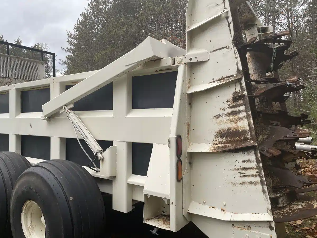 Gallery image 2 for Used 2010 Kuhn Knight 2054 Manure Spreader