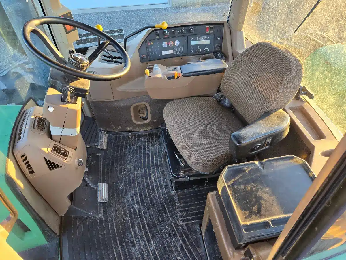 Gallery image 2 for Used John Deere 9300 Tractor