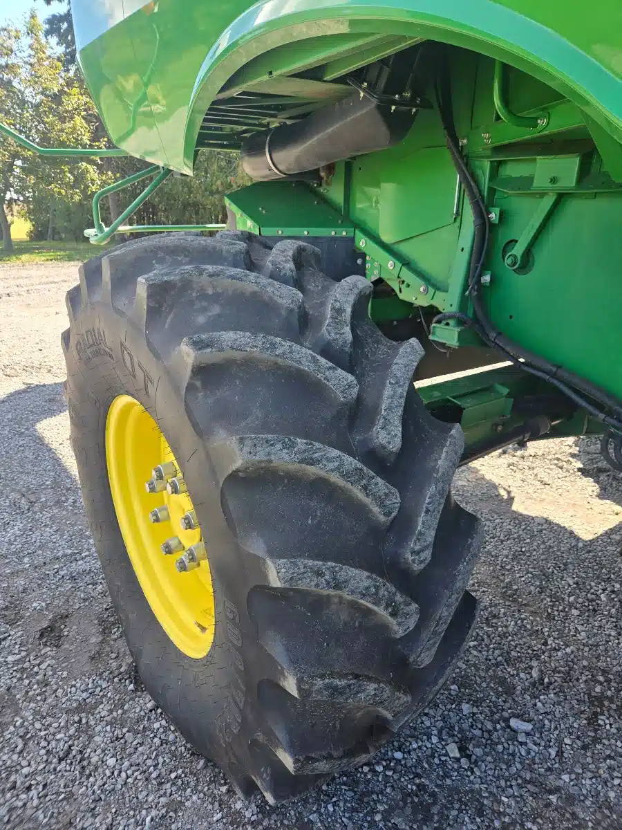 Gallery image 2 for Used 2014 John Deere S670 Combine